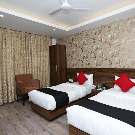 Hotel Yelchiko Váránaszi Kültér fotó
