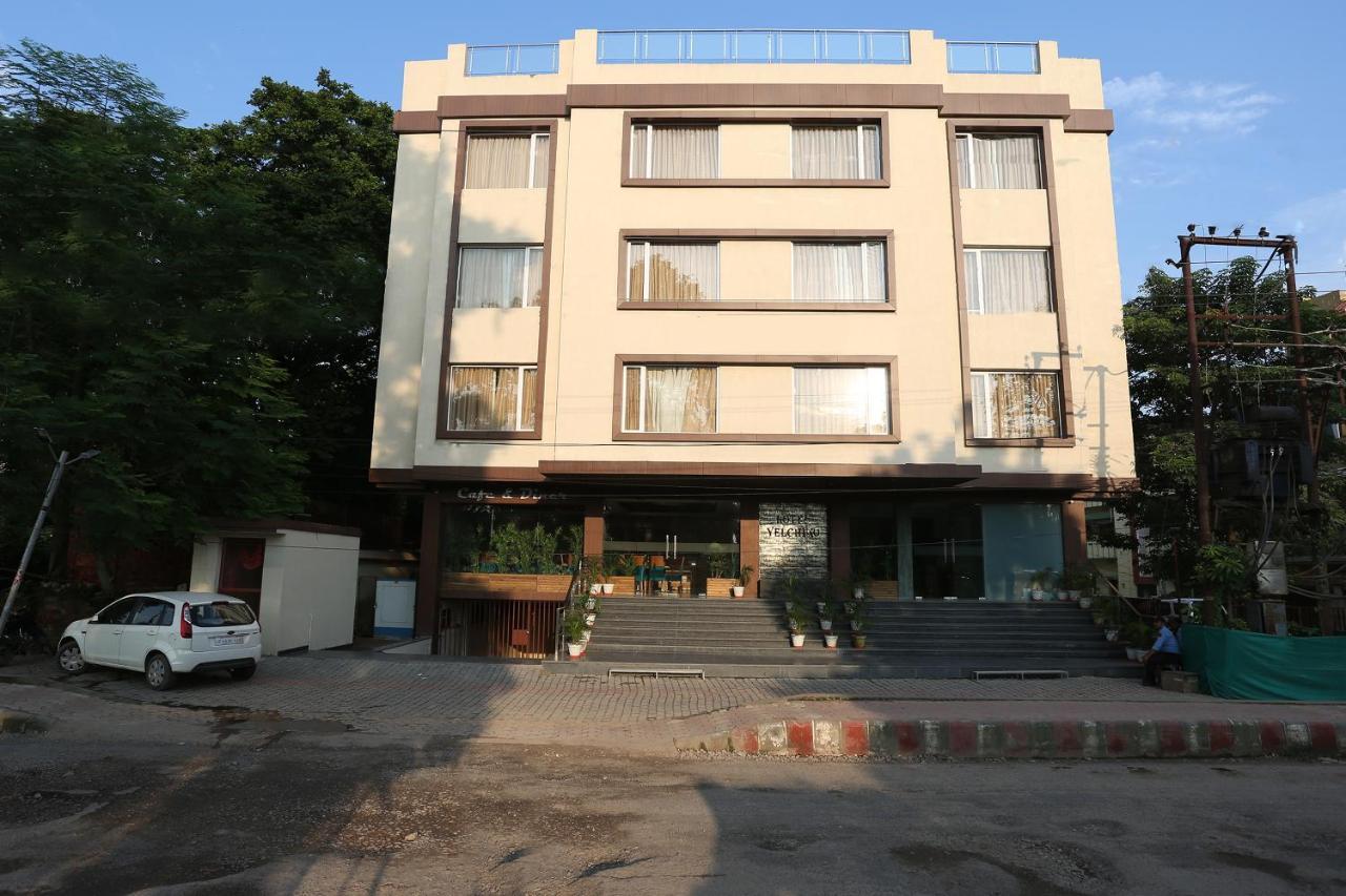 Hotel Yelchiko Váránaszi Kültér fotó