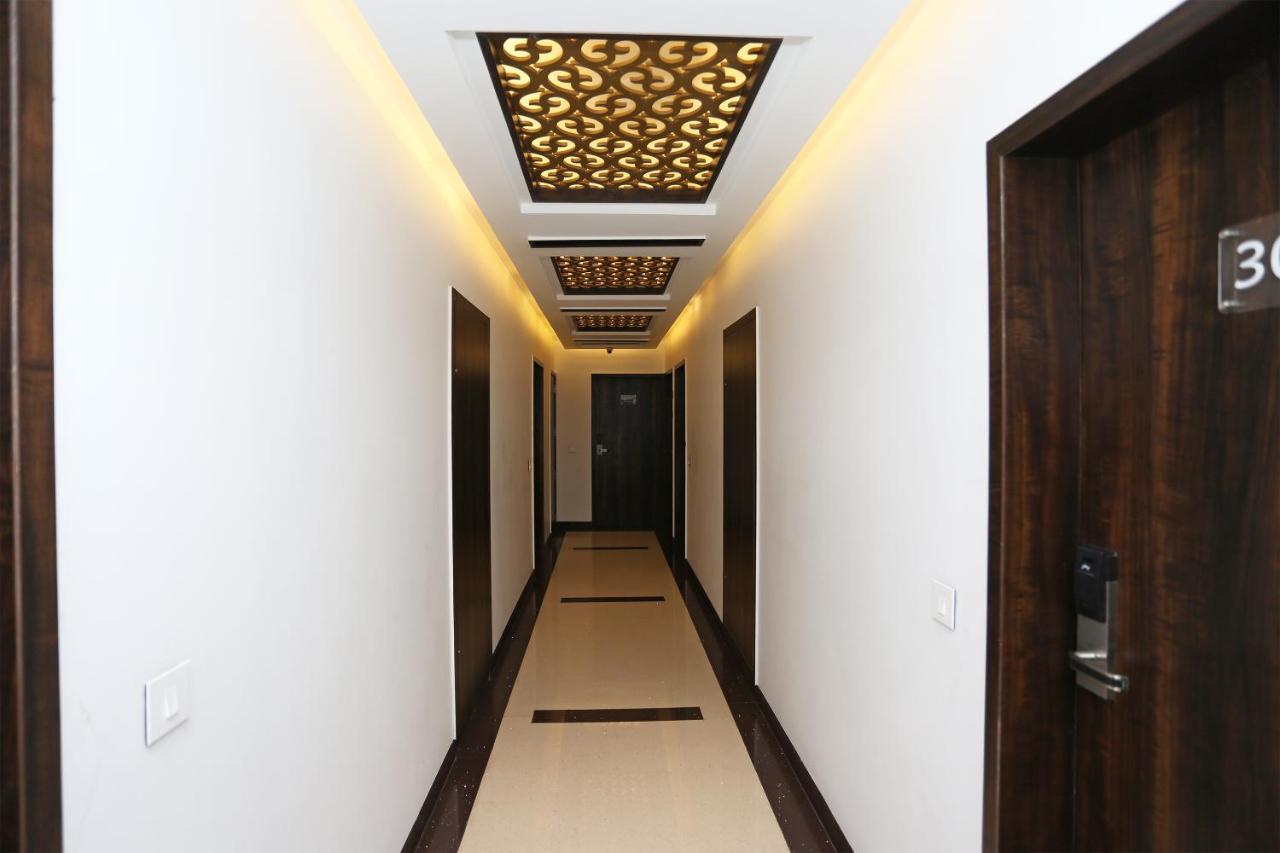 Hotel Yelchiko Váránaszi Kültér fotó