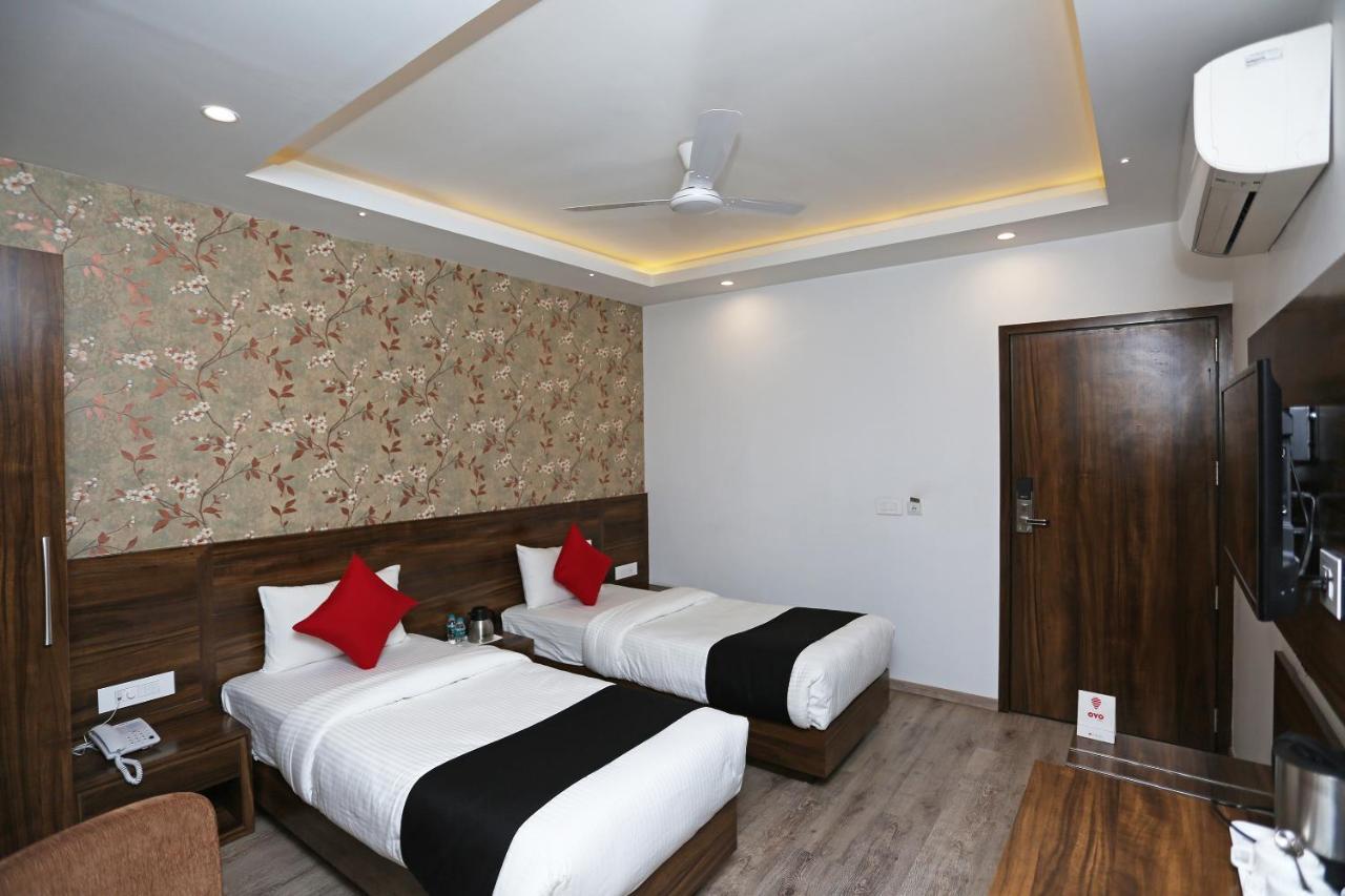 Hotel Yelchiko Váránaszi Kültér fotó