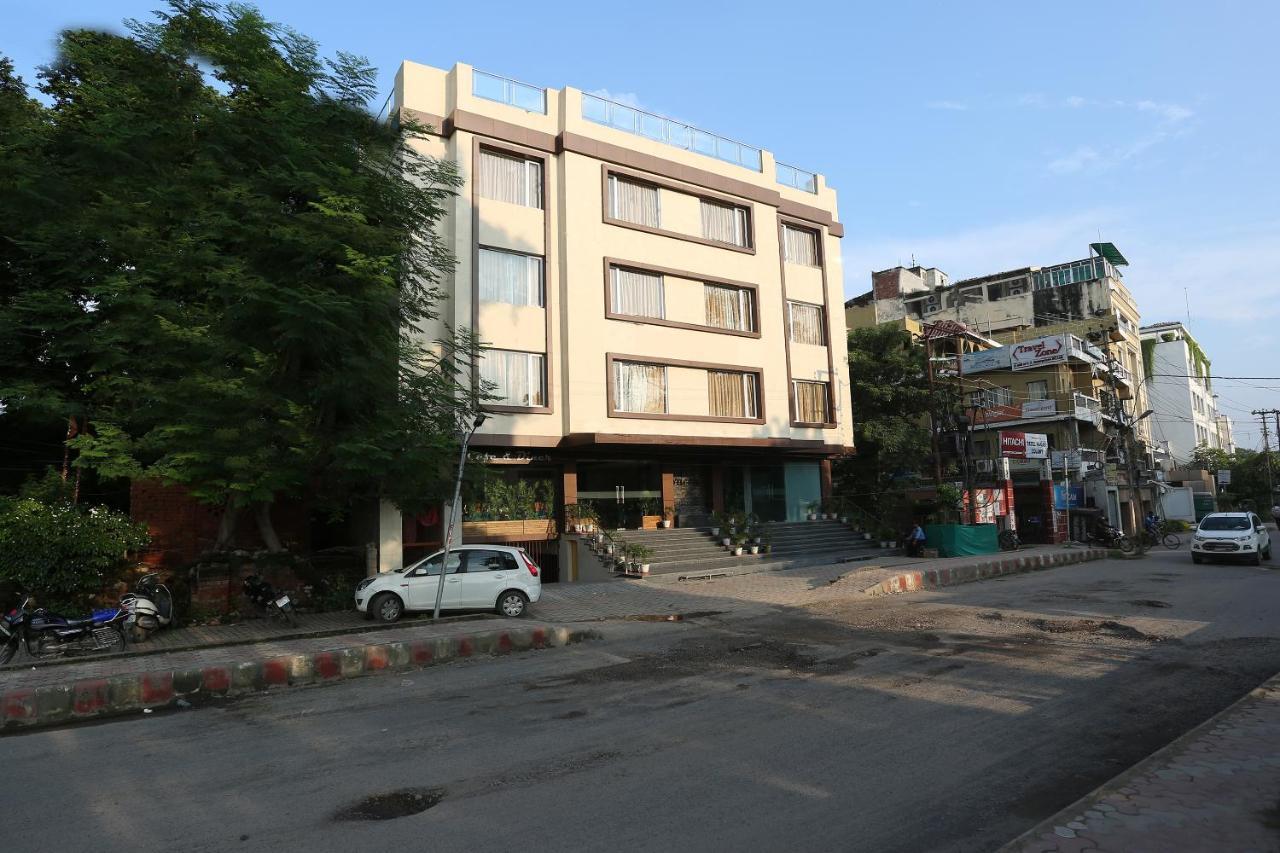 Hotel Yelchiko Váránaszi Kültér fotó