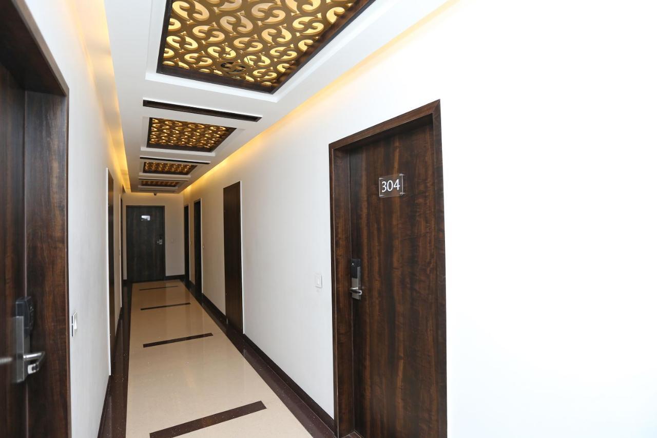 Hotel Yelchiko Váránaszi Kültér fotó